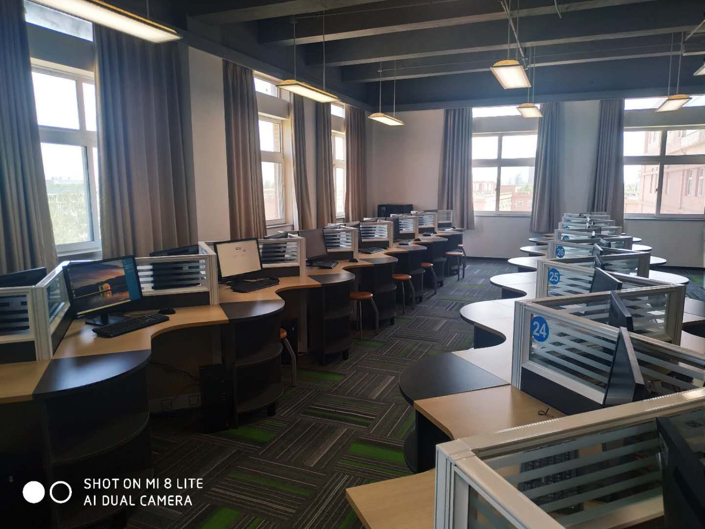 助力國(guó)際學(xué)校，智慧課堂上線！